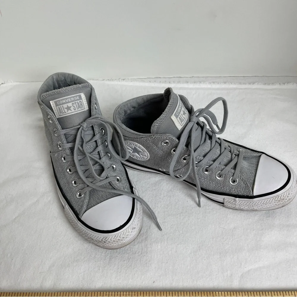 Converse Hightops Size 7 Worn Twice nice lining Lt gray mesh Breathable fabric. - Picture 9 of 10